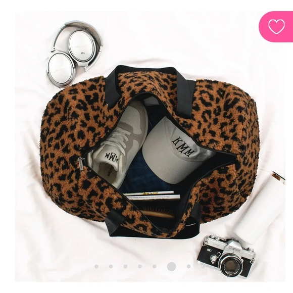 NWT Sherpa Duffel Bag - Picture 3 of 5